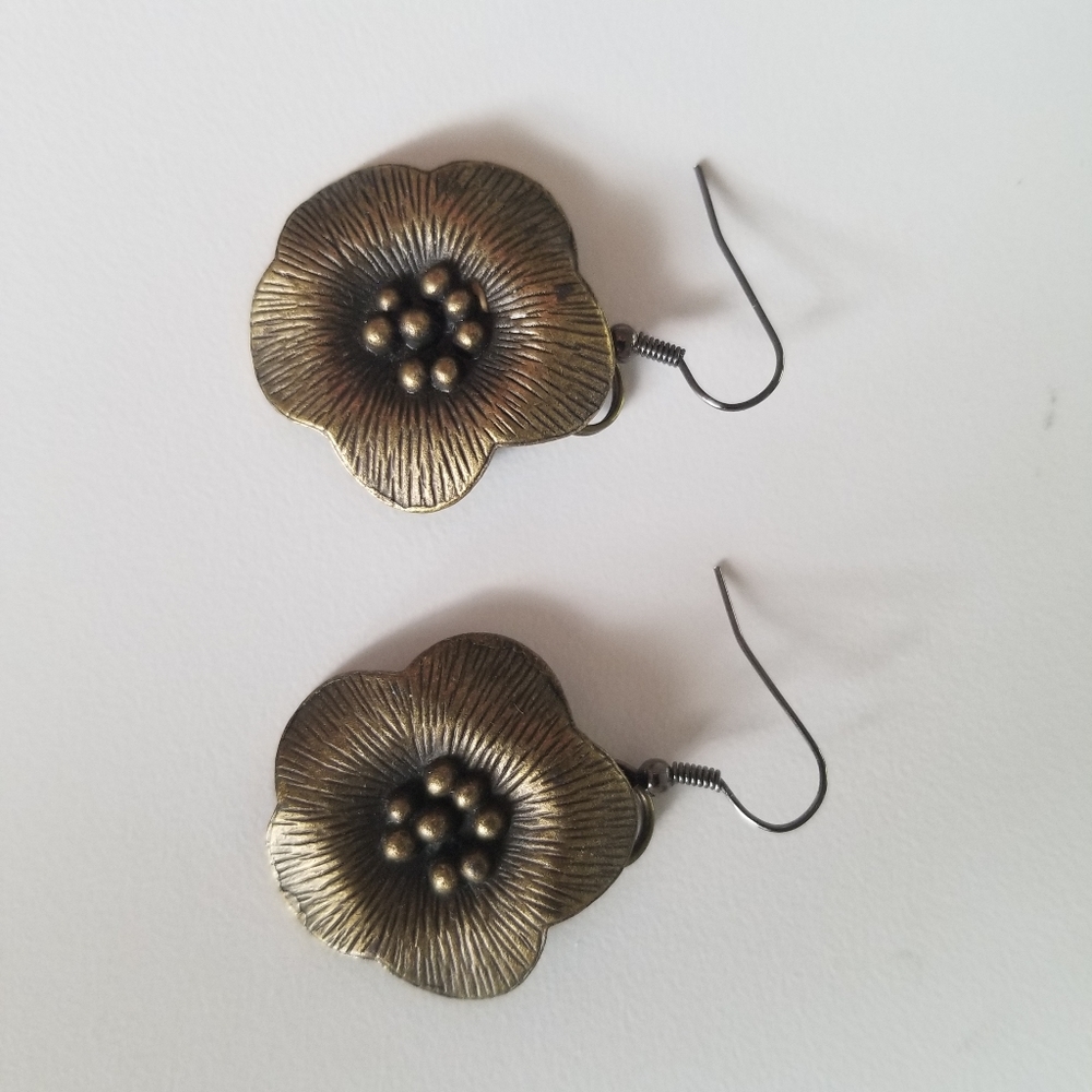 Flower power earrings